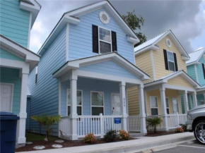 Comfortable 2-BR Cottage, 2 Blocks To Beach